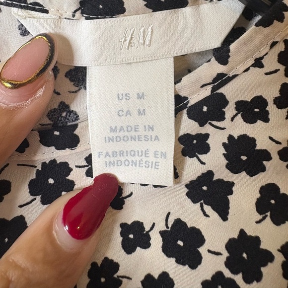 H&M Black and White Patterned Blouse - Picture 3 of 4